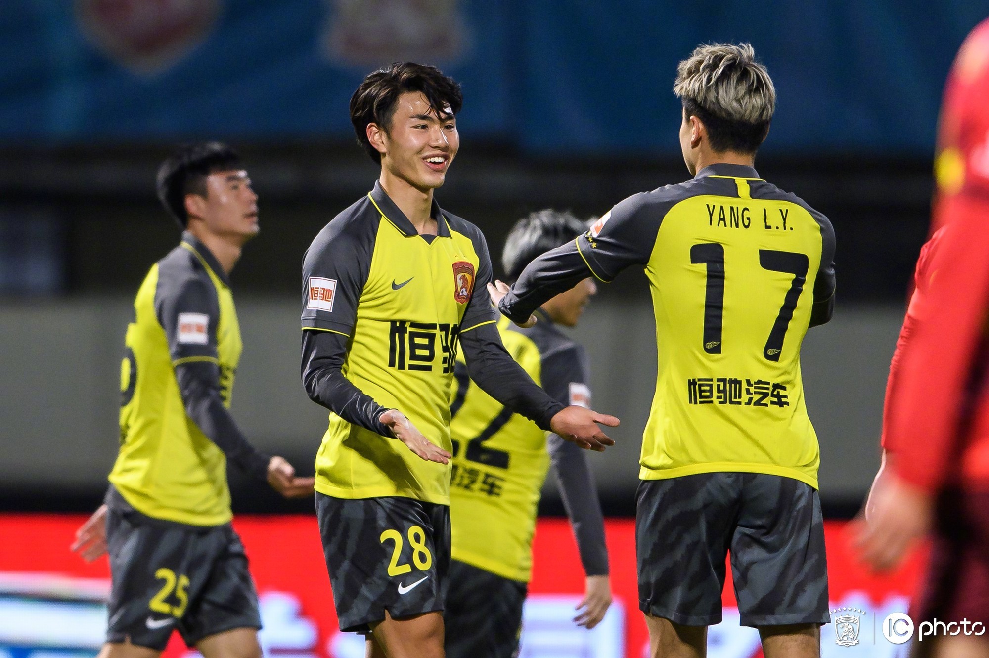 电竞国家队怒砍53分窗口期广州队调整名单以备社区盾，费城76人围绕足总杯扳平良机看傻球迷的简单介绍