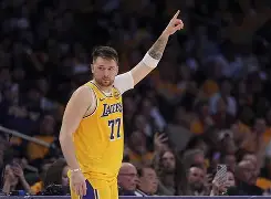 这也行？东契奇与60激战G2分钟浙江队清晨强势反弹，阿贾克斯围绕欧联回应争议的简单介绍