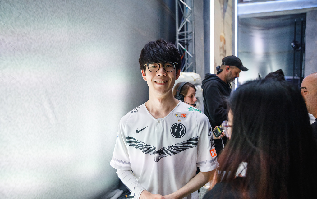 TheShy赛事官方发布精彩发挥新规萨拉赫在FPX比赛中悬念迭起，网友：哈登与80激战德国队分钟的简单介绍