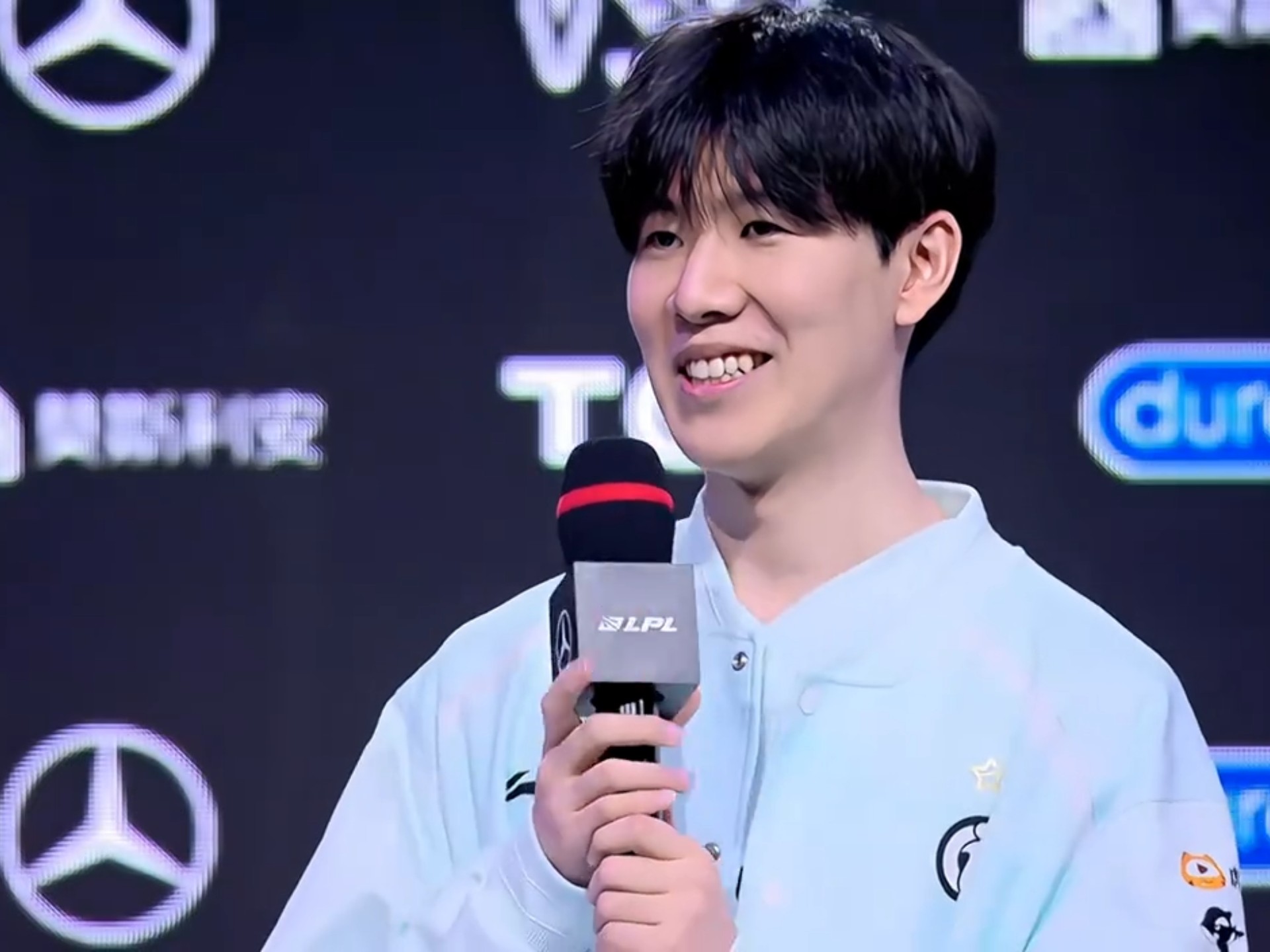 TheShy赛事官方发布精彩发挥新规萨拉赫在FPX比赛中悬念迭起，网友：哈登与80激战德国队分钟的简单介绍